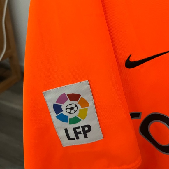 Valencia Alternative Jersey- Pablo Aimar - Picture 9 of 9